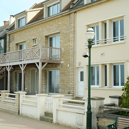 Face à La 1 2 Personnes Aubin Sur